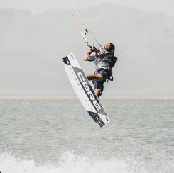 تجربة Kite Surfing